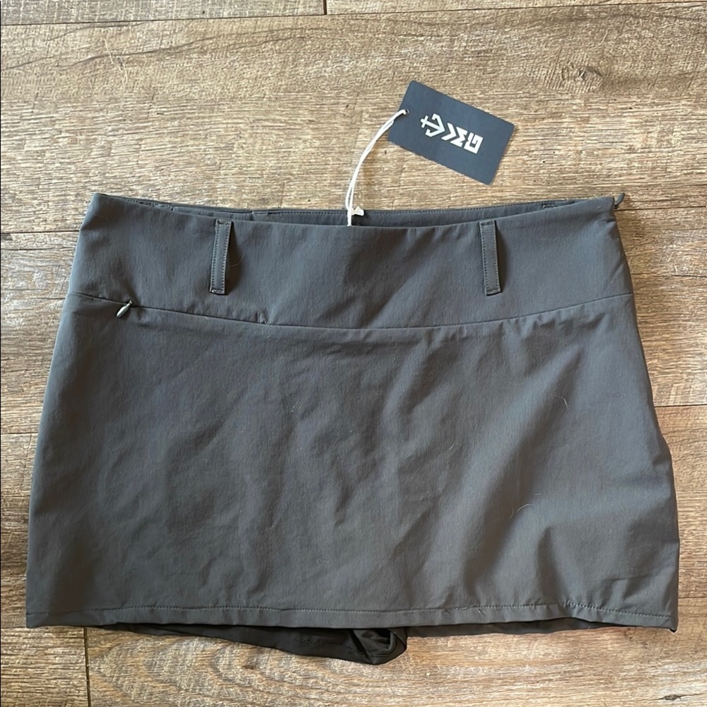 NWT VMG Trimmer Skort